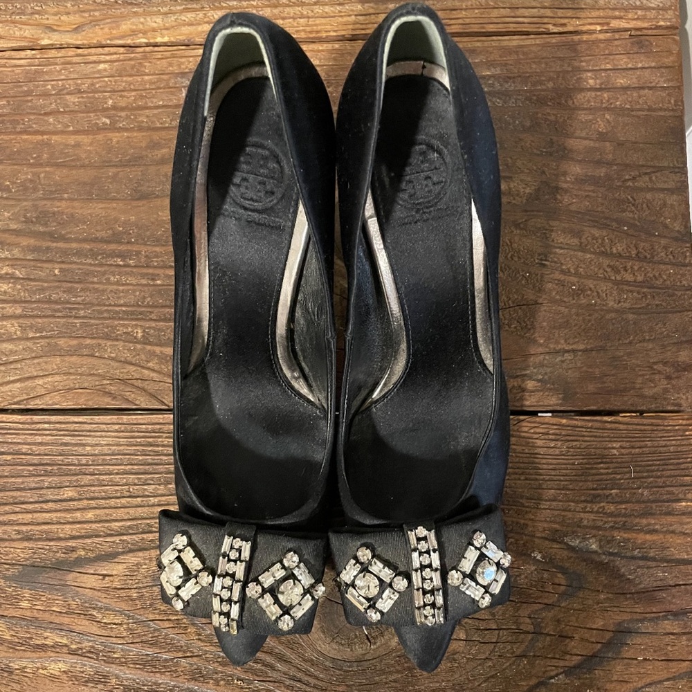 Tory burch pumps. Size 6 1/2 Only worn once